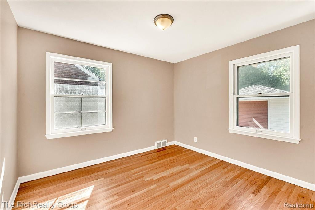 9935 HEMINGWAY, Redford, MI 48239 — Photo 19