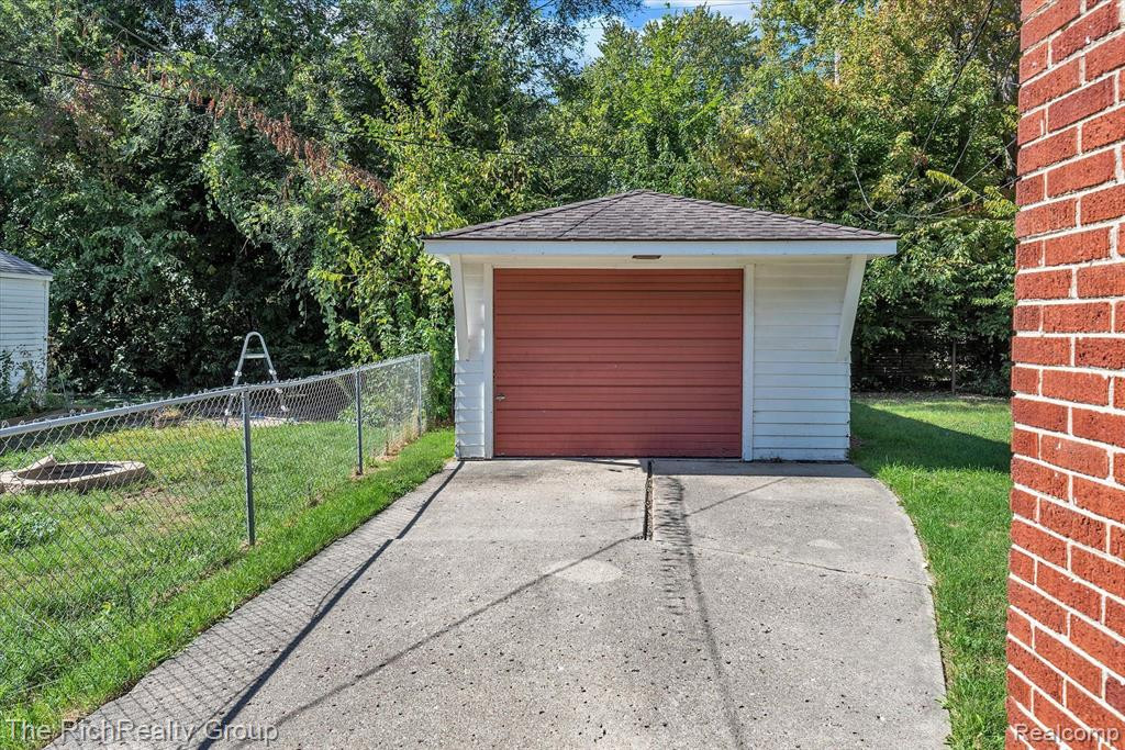 9935 HEMINGWAY, Redford, MI 48239 — Photo 26