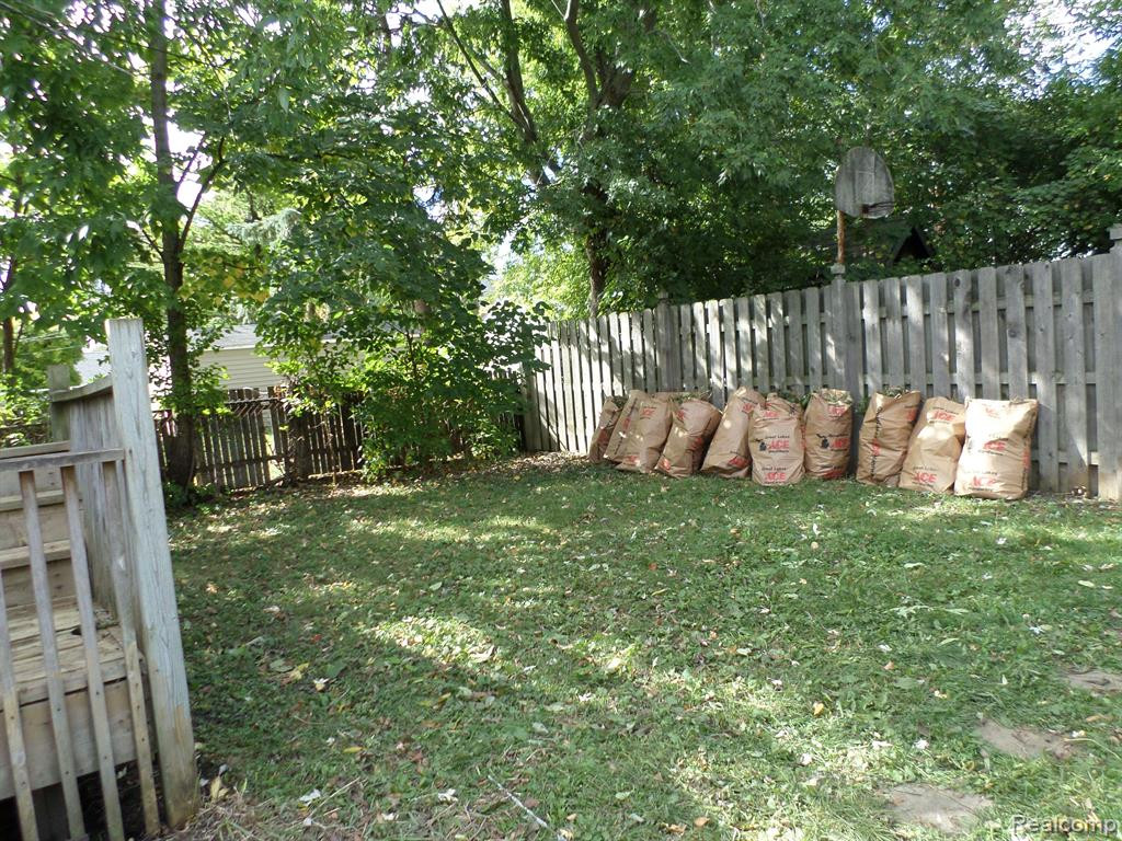 3989 ROYAL Avenue, Berkley, MI 48072 — Photo 8