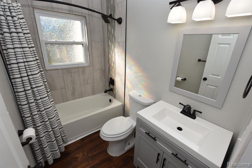 520 E KALAMA Avenue, Madison Heights, MI 48071 — Photo 7
