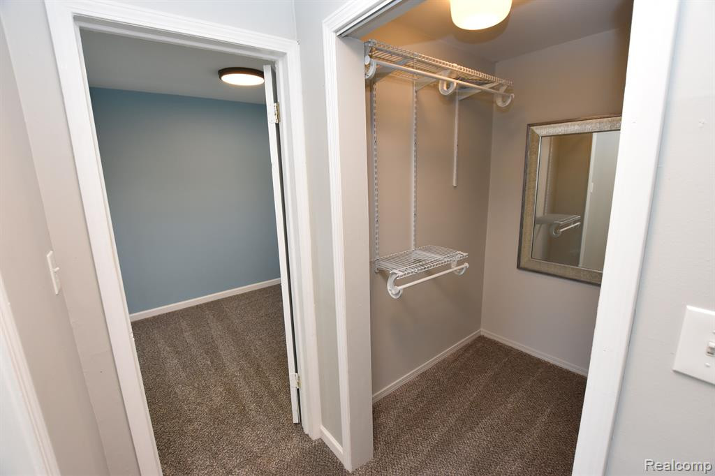 520 E KALAMA Avenue, Madison Heights, MI 48071 — Photo 14