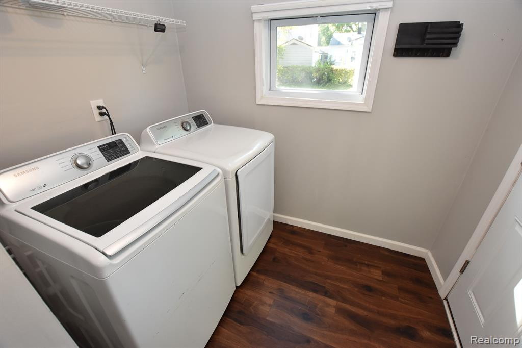 520 E KALAMA Avenue, Madison Heights, MI 48071 — Photo 16