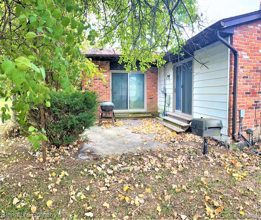 6207 Nicholas Drive, West Bloomfield, MI — Photo 3