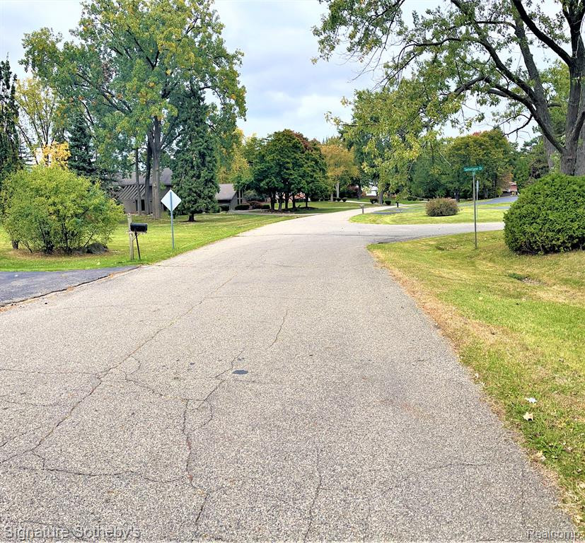 6207 Nicholas Drive, West Bloomfield, MI — Photo 5