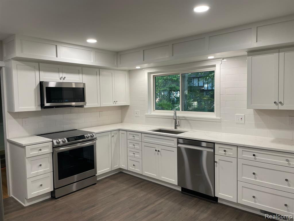 3677 MIDDLETON Drive, Ann Arbor, MI 48105 — Photo 4