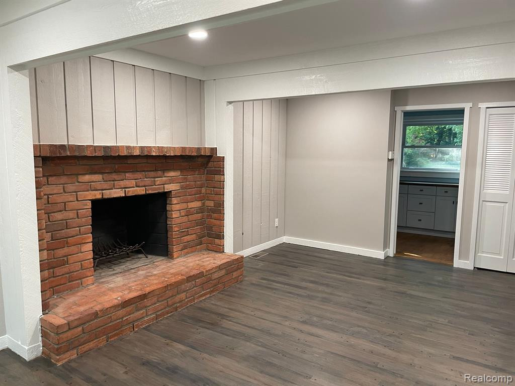 3677 MIDDLETON Drive, Ann Arbor, MI 48105 — Photo 8
