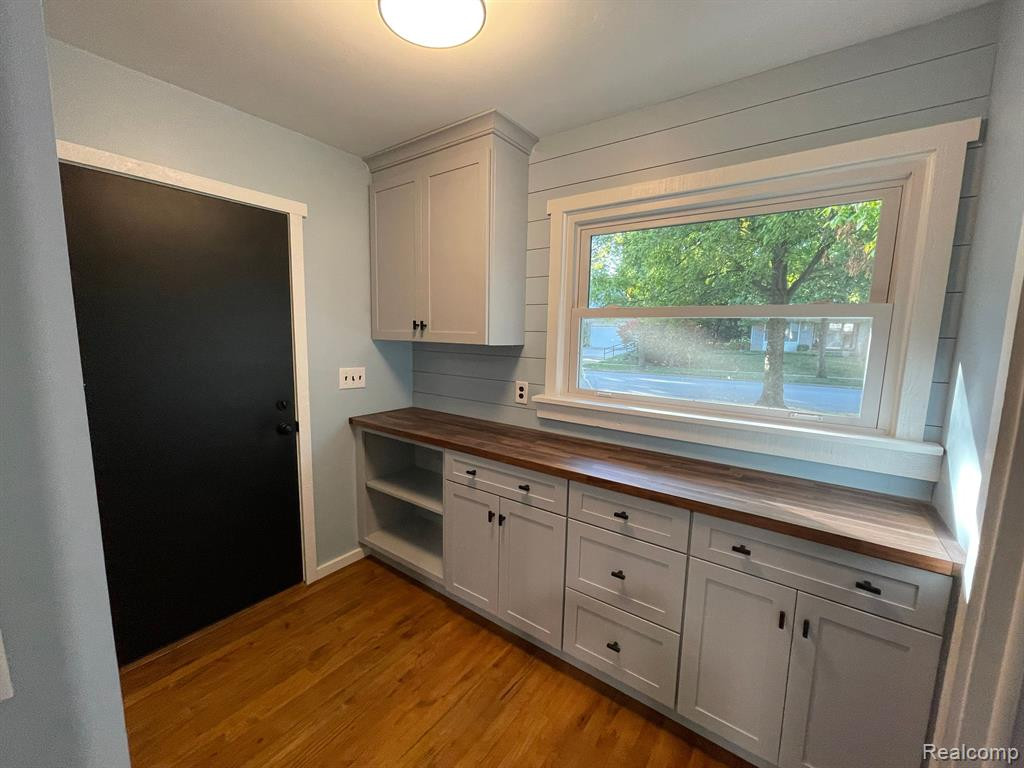 3677 MIDDLETON Drive, Ann Arbor, MI 48105 — Photo 11