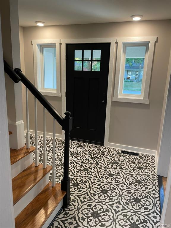3677 MIDDLETON Drive, Ann Arbor, MI 48105 — Photo 14