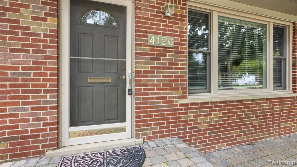 4126 BERKSHIRE Road, Royal Oak, MI 48073 — Photo 4