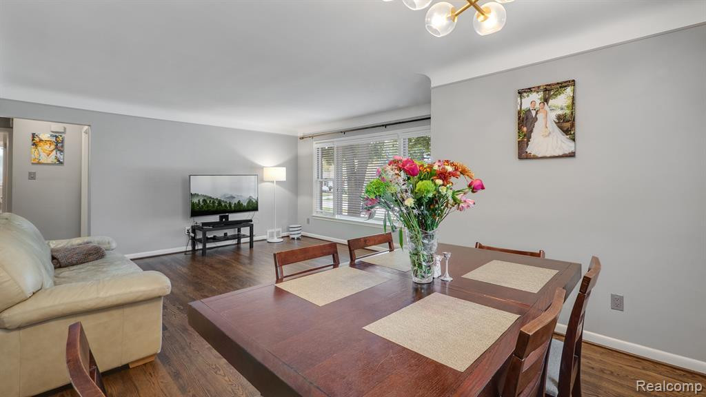 4126 BERKSHIRE Road, Royal Oak, MI 48073 — Photo 6