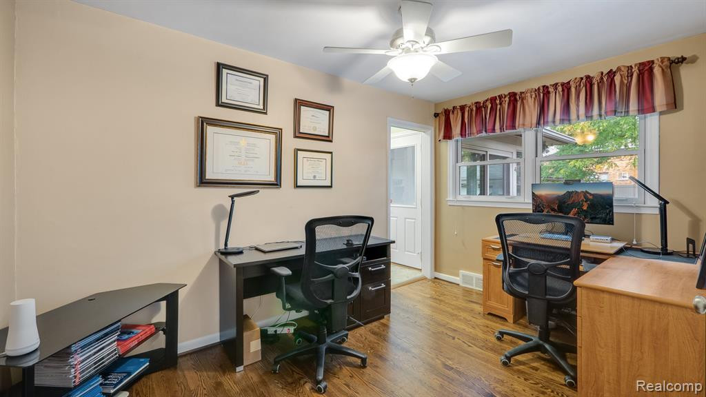 4126 BERKSHIRE Road, Royal Oak, MI 48073 — Photo 14