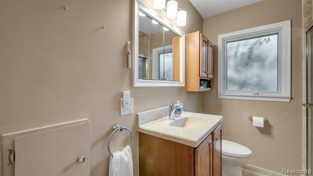 4126 BERKSHIRE Road, Royal Oak, MI 48073 — Photo 15