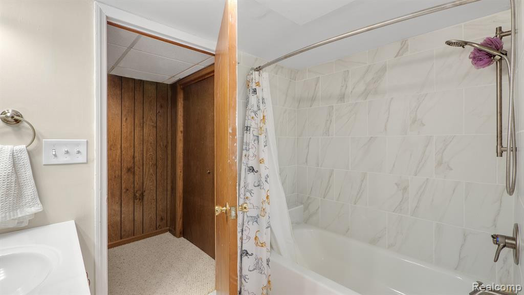 4126 BERKSHIRE Road, Royal Oak, MI 48073 — Photo 21