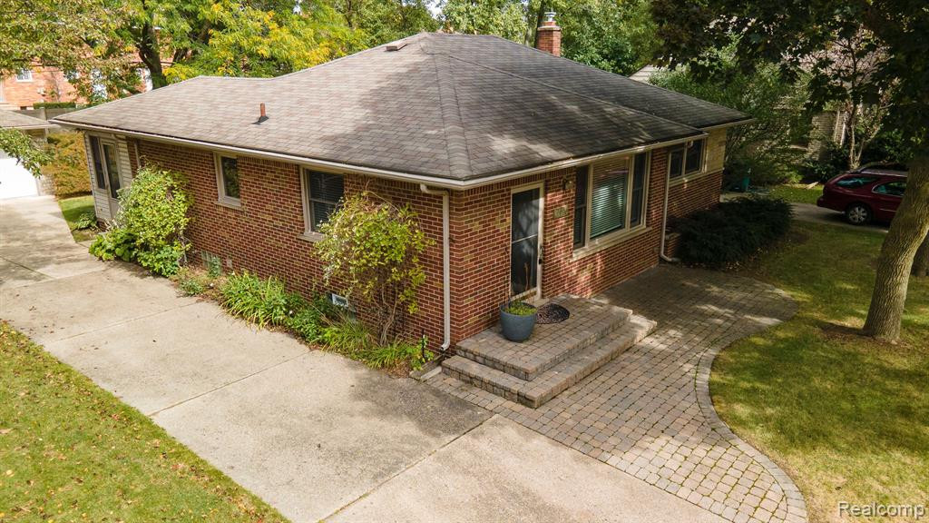 4126 BERKSHIRE Road, Royal Oak, MI 48073 — Photo 27