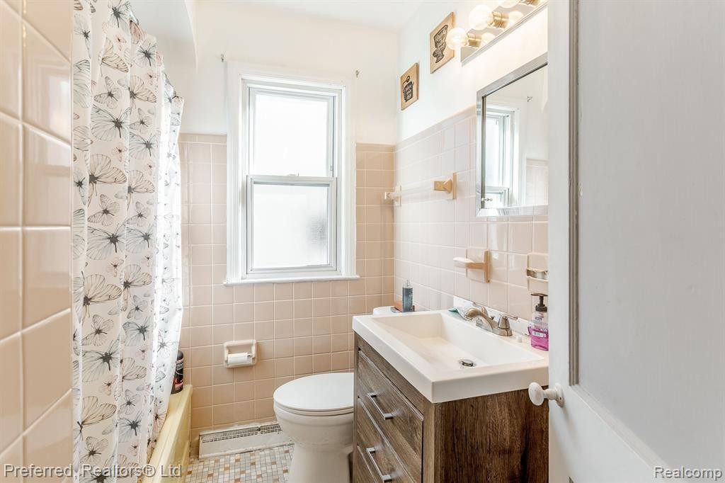 4417 SYRACUSE Street, Dearborn Heights, MI 48125 — Photo 11
