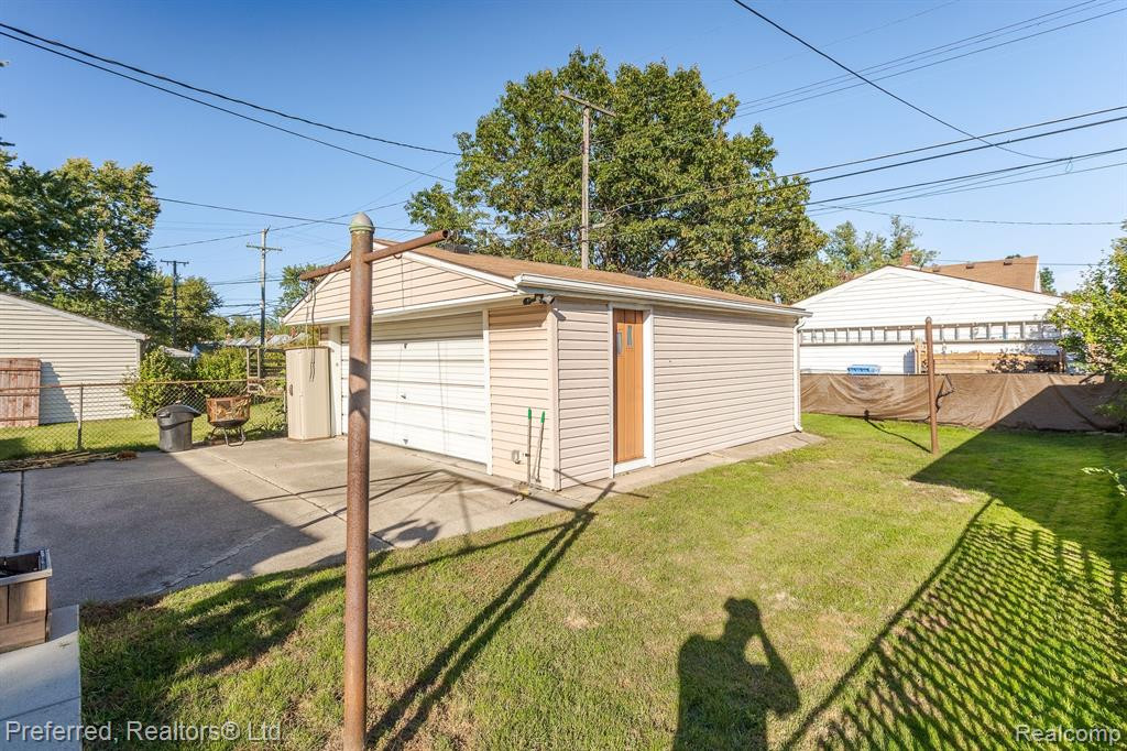 4417 SYRACUSE Street, Dearborn Heights, MI 48125 — Photo 21