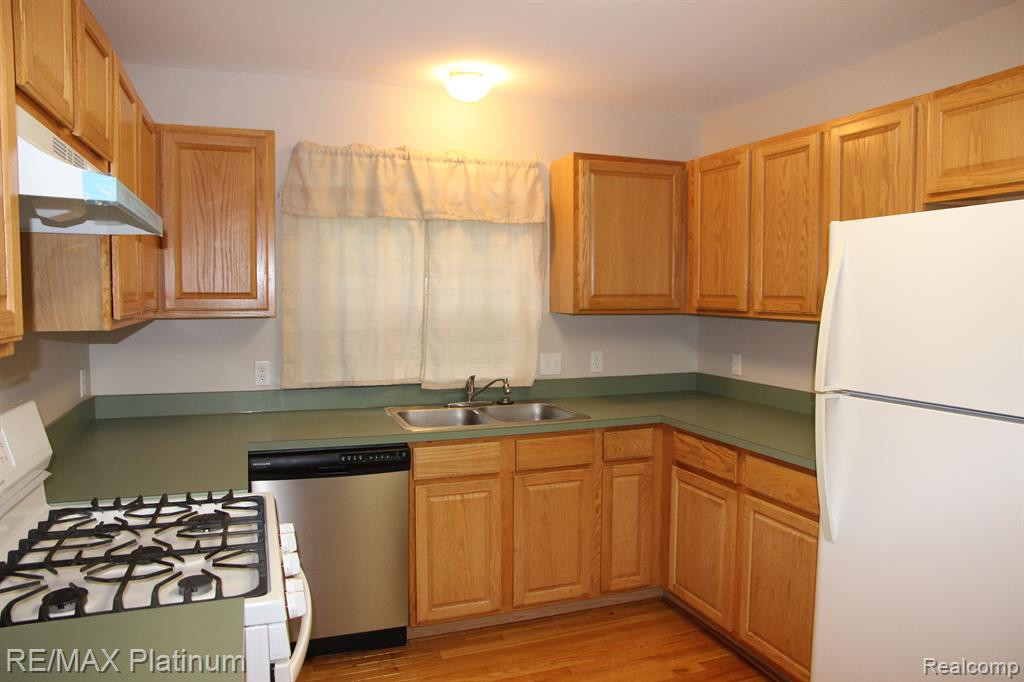 3128 PROMENADE Circle, Ann Arbor, MI 48108 — Photo 3
