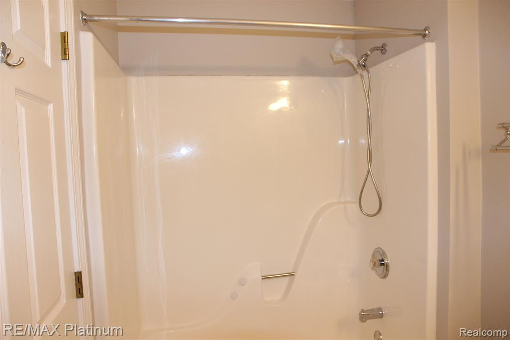 3128 PROMENADE Circle, Ann Arbor, MI 48108 — Photo 13