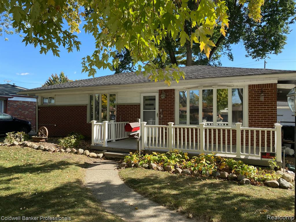 8774 SHANNON Drive, Sterling Heights, MI 48314 — Photo 2