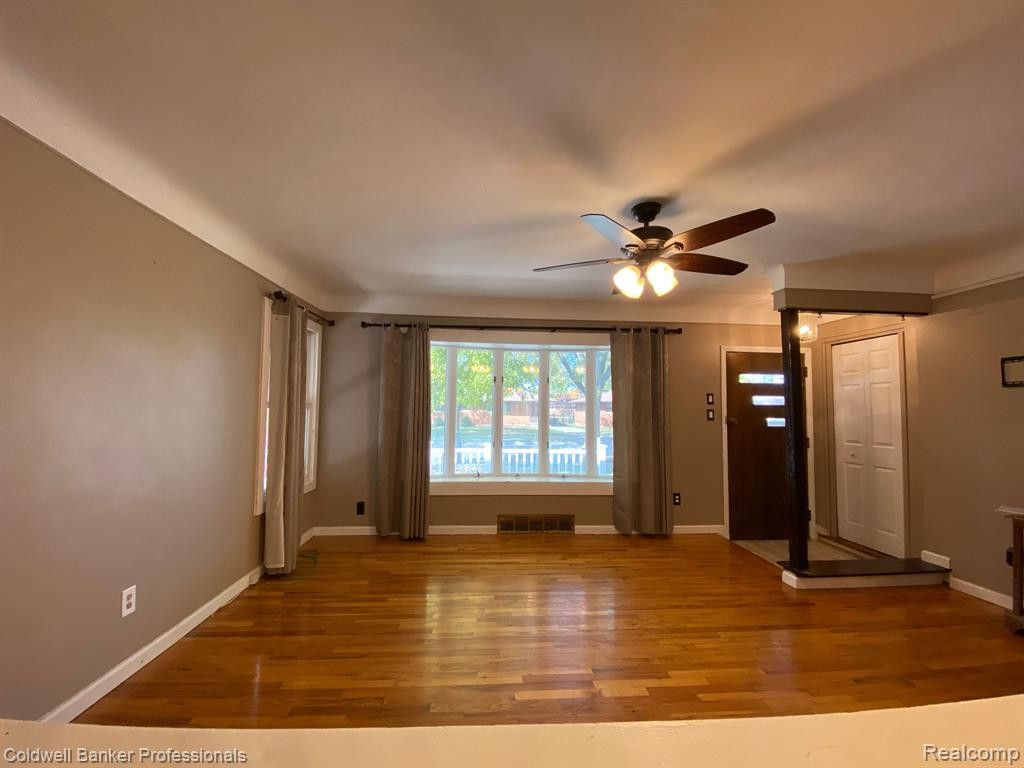 8774 SHANNON Drive, Sterling Heights, MI 48314 — Photo 3