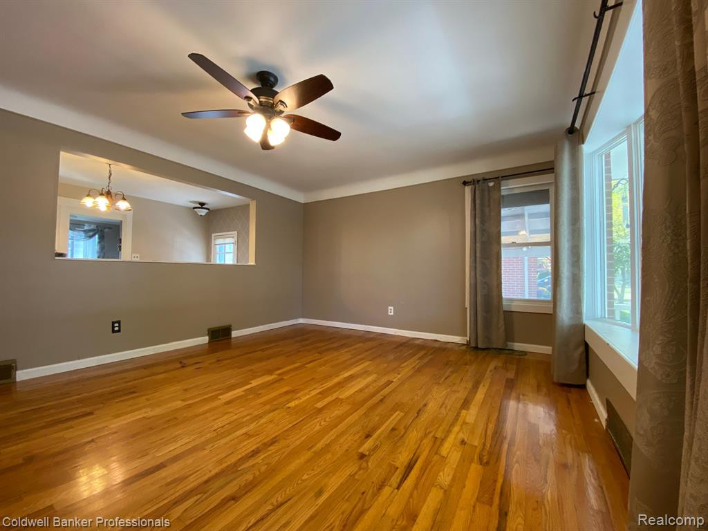 8774 SHANNON Drive, Sterling Heights, MI 48314 — Photo 5