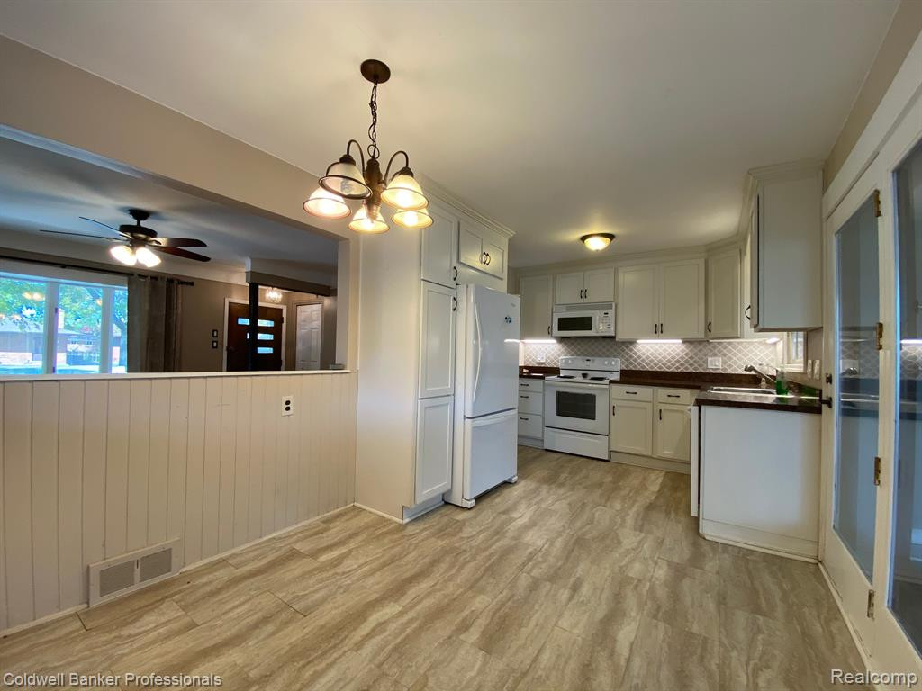 8774 SHANNON Drive, Sterling Heights, MI 48314 — Photo 7