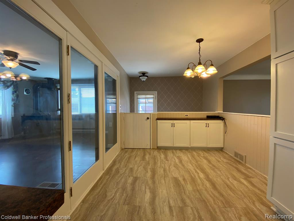 8774 SHANNON Drive, Sterling Heights, MI 48314 — Photo 11