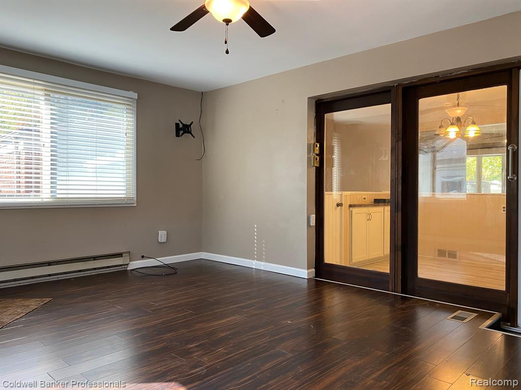 8774 SHANNON Drive, Sterling Heights, MI 48314 — Photo 12