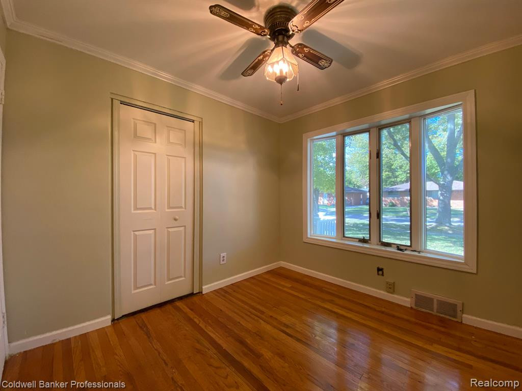 8774 SHANNON Drive, Sterling Heights, MI 48314 — Photo 17