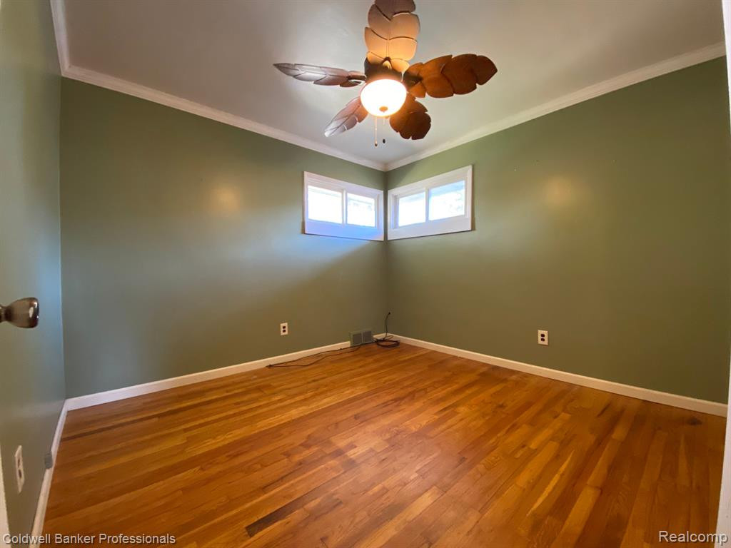 8774 SHANNON Drive, Sterling Heights, MI 48314 — Photo 19