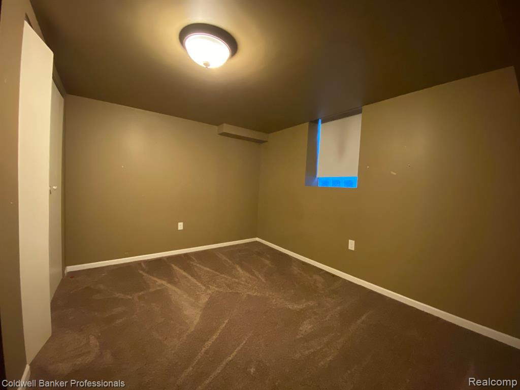 8774 SHANNON Drive, Sterling Heights, MI 48314 — Photo 25