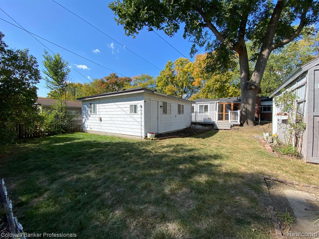 8774 SHANNON Drive, Sterling Heights, MI 48314 — Photo 34