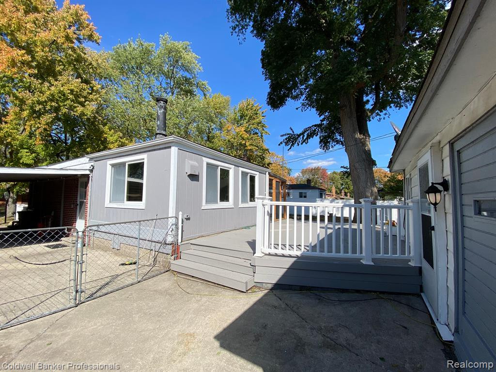 8774 SHANNON Drive, Sterling Heights, MI 48314 — Photo 36
