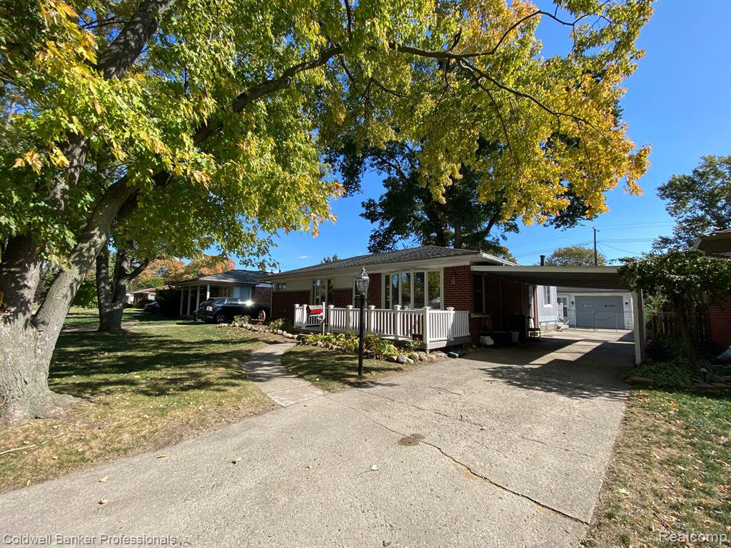 8774 SHANNON Drive, Sterling Heights, MI 48314 — Photo 42