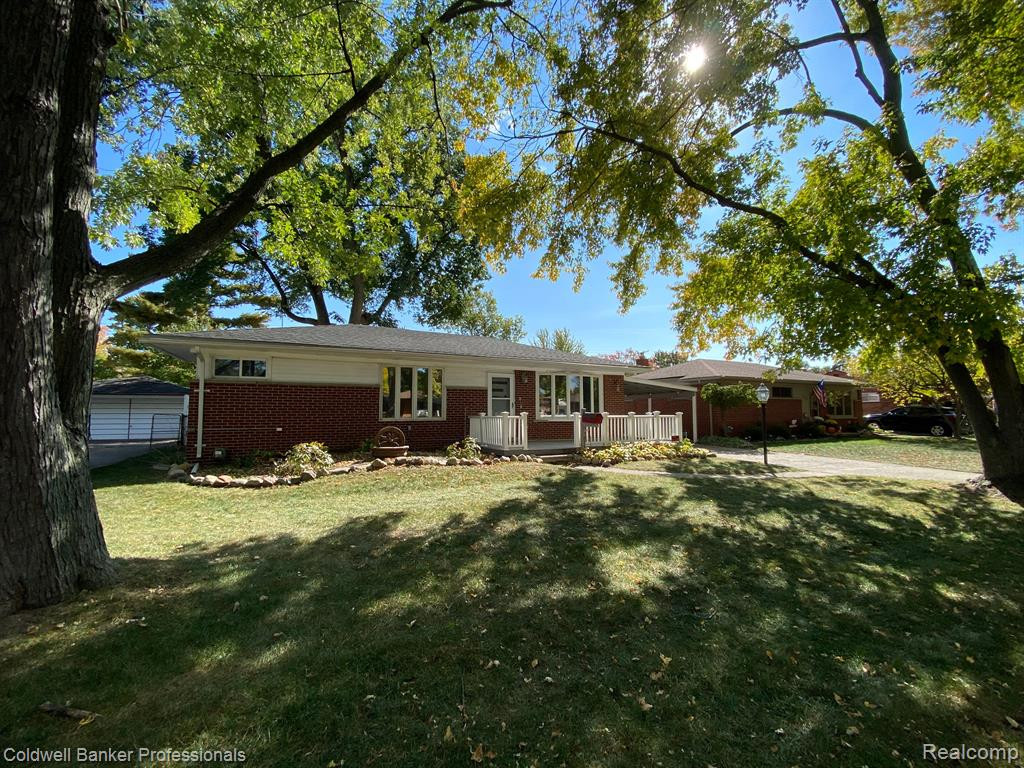 8774 SHANNON Drive, Sterling Heights, MI 48314 — Photo 43