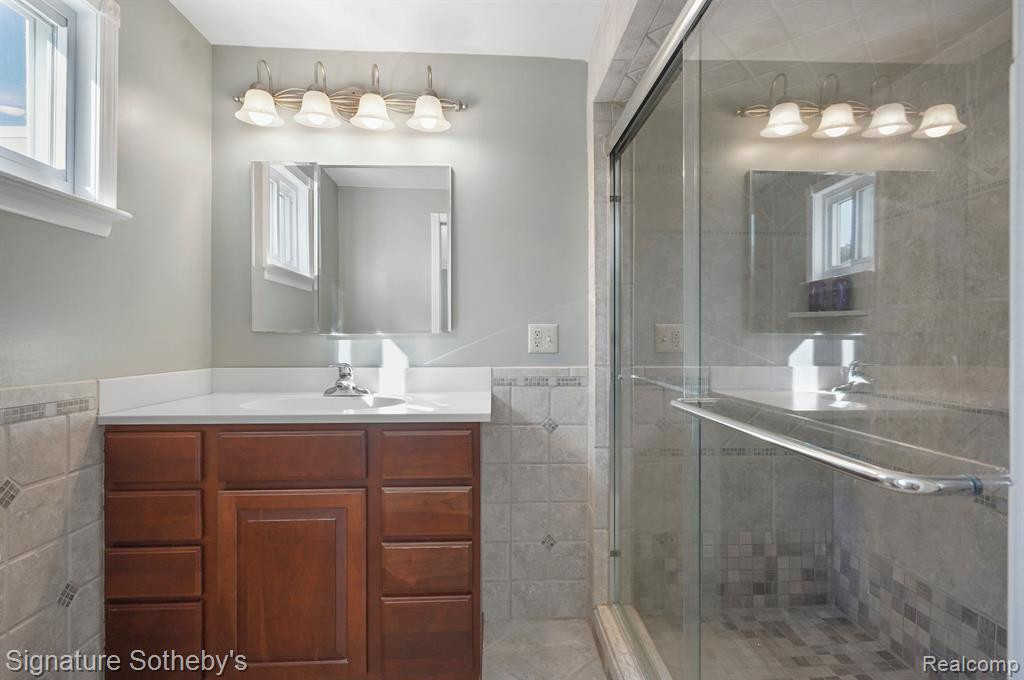 395 Greenwood Street, Birmingham, MI 48009 — Photo 18