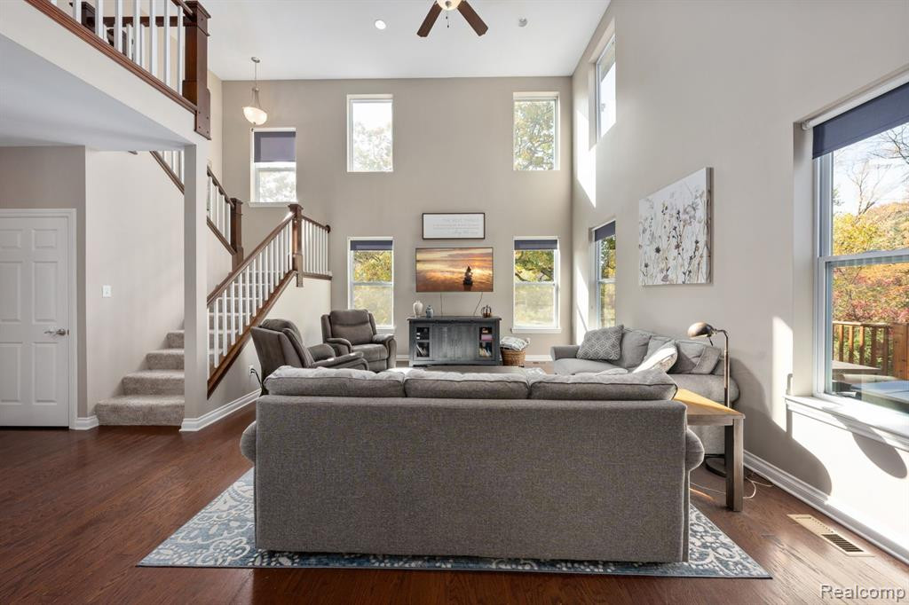 58206 SUNFLOWER Circle N, New Hudson, MI 48165 — Photo 9