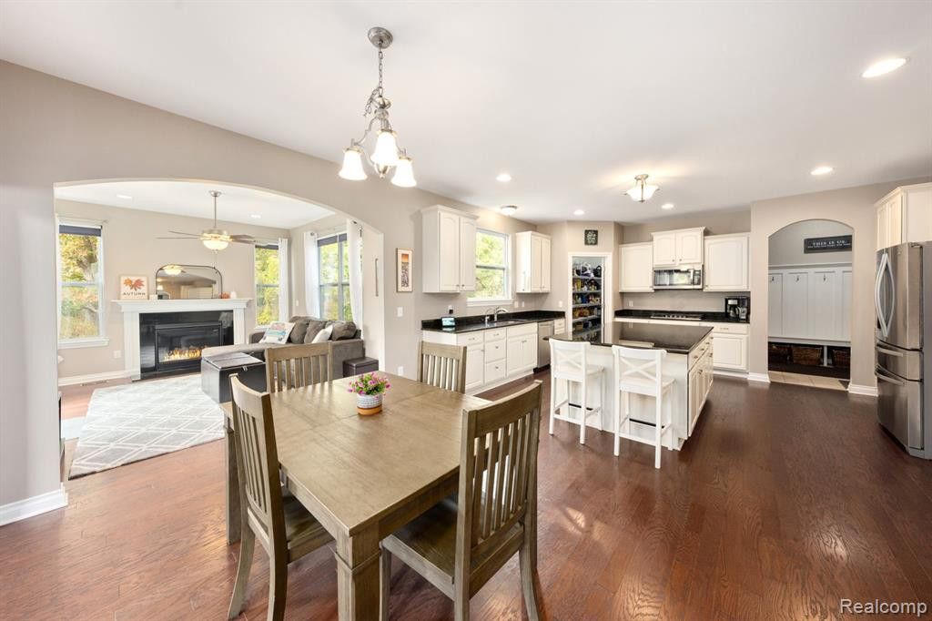58206 SUNFLOWER Circle N, New Hudson, MI 48165 — Photo 13