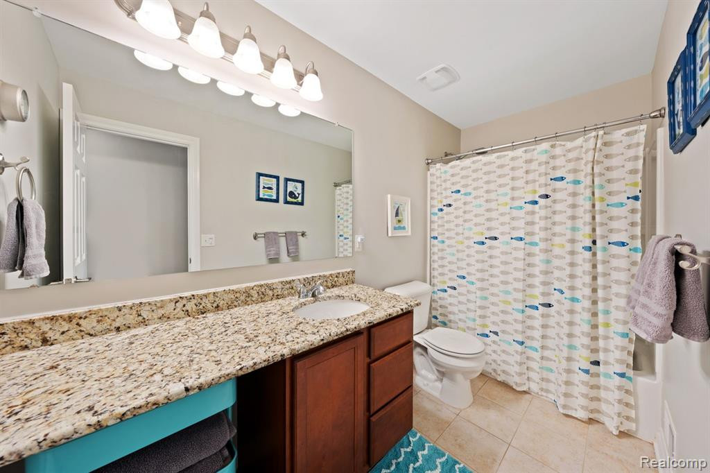 58206 SUNFLOWER Circle N, New Hudson, MI 48165 — Photo 32