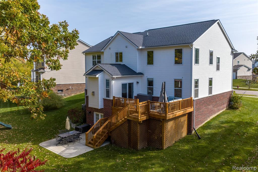 58206 SUNFLOWER Circle N, New Hudson, MI 48165 — Photo 41