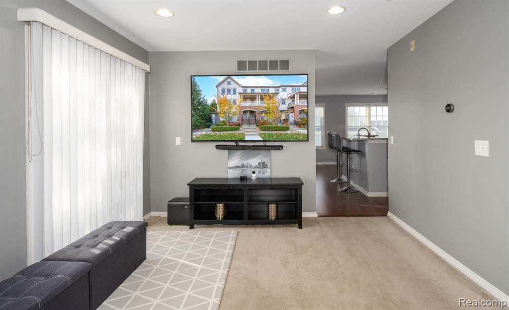 50107 HARDING Street, Canton, MI 48188 — Photo 5