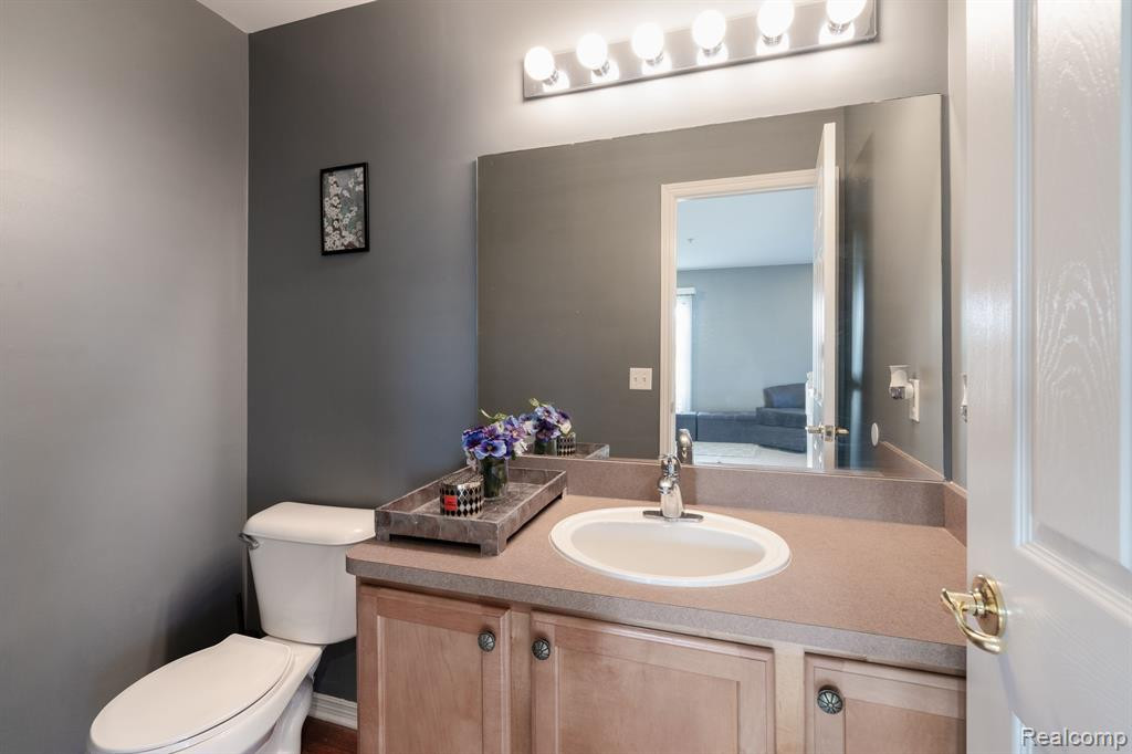 50107 HARDING Street, Canton, MI 48188 — Photo 8