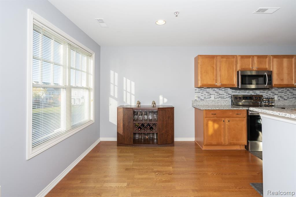 50107 HARDING Street, Canton, MI 48188 — Photo 11