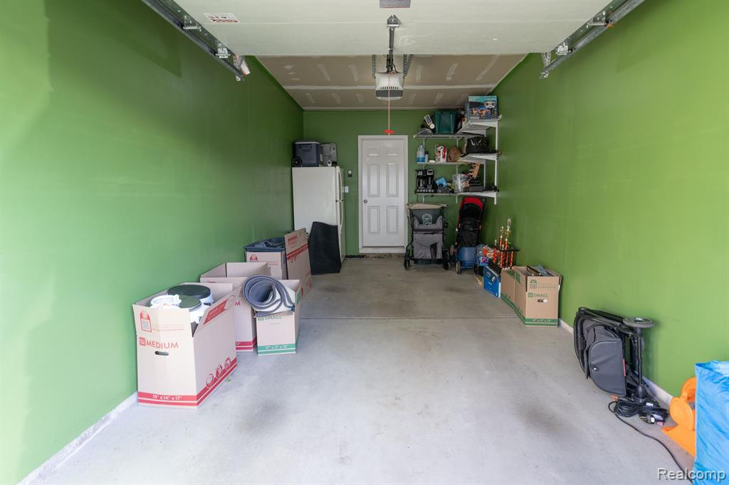 50107 HARDING Street, Canton, MI 48188 — Photo 25
