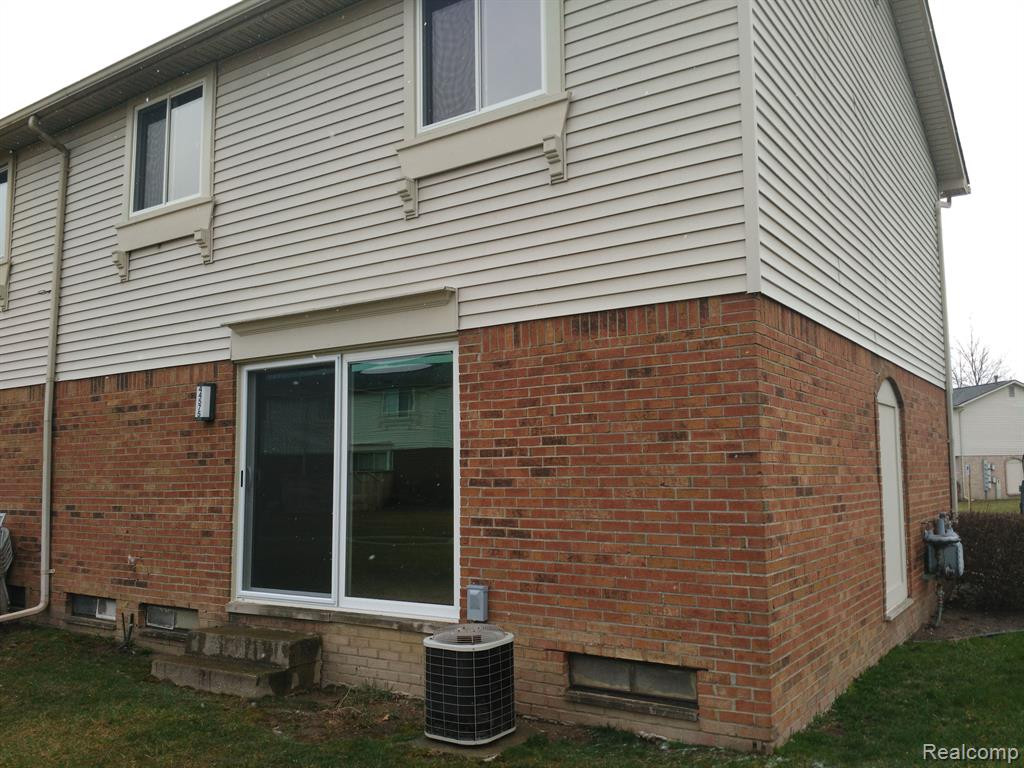 44575 SAVERY Drive, Canton, MI 48187 — Photo 3