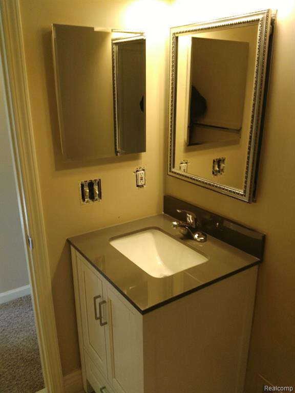 44575 SAVERY Drive, Canton, MI 48187 — Photo 16