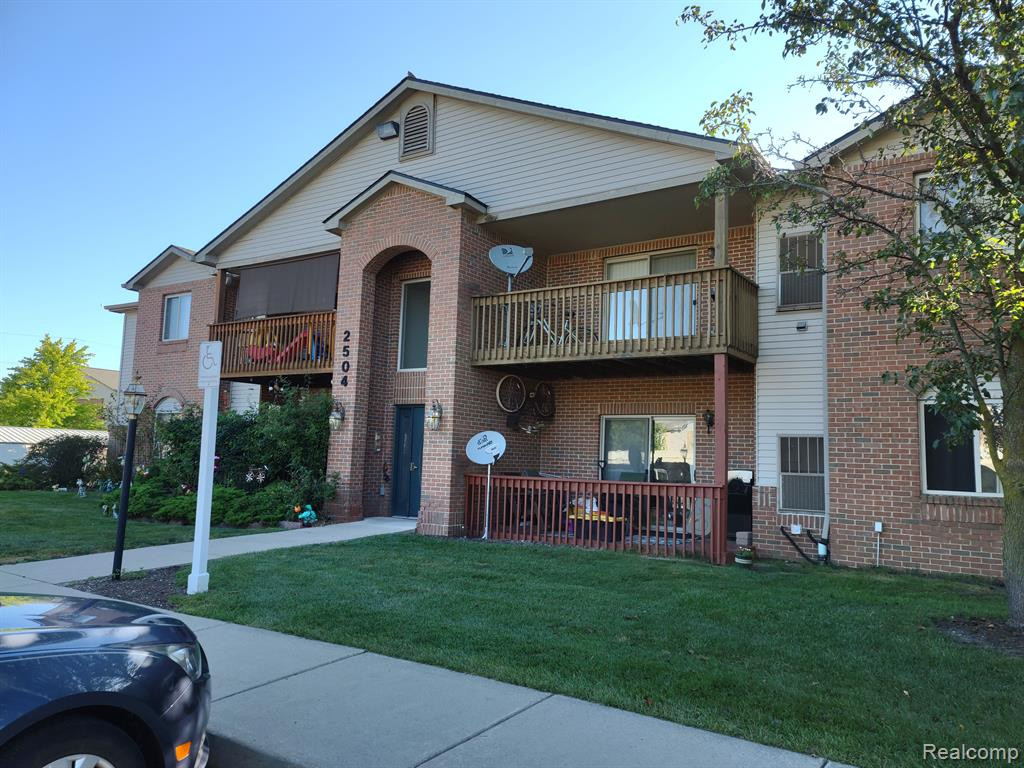 2504 EAGLES Circle, 2, Ypsilanti, MI 48197 — front exterior