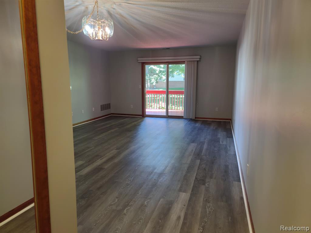 2504 EAGLES Circle, 2, Ypsilanti, MI 48197 — Photo 3