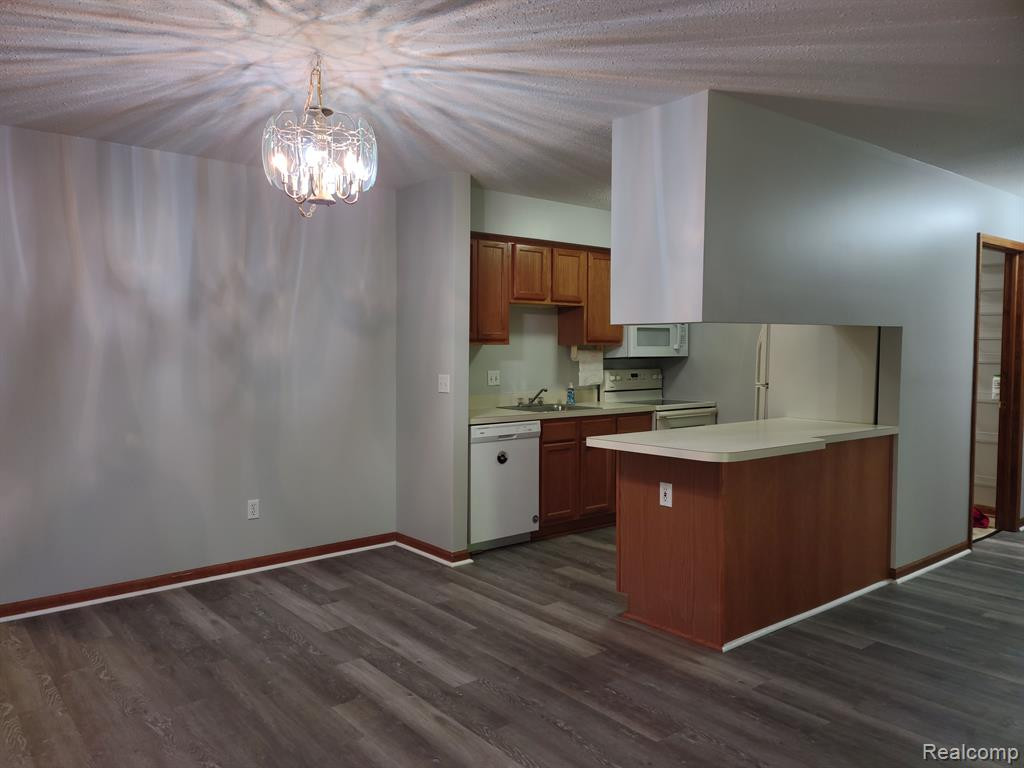 2504 EAGLES Circle, 2, Ypsilanti, MI 48197 — Photo 7