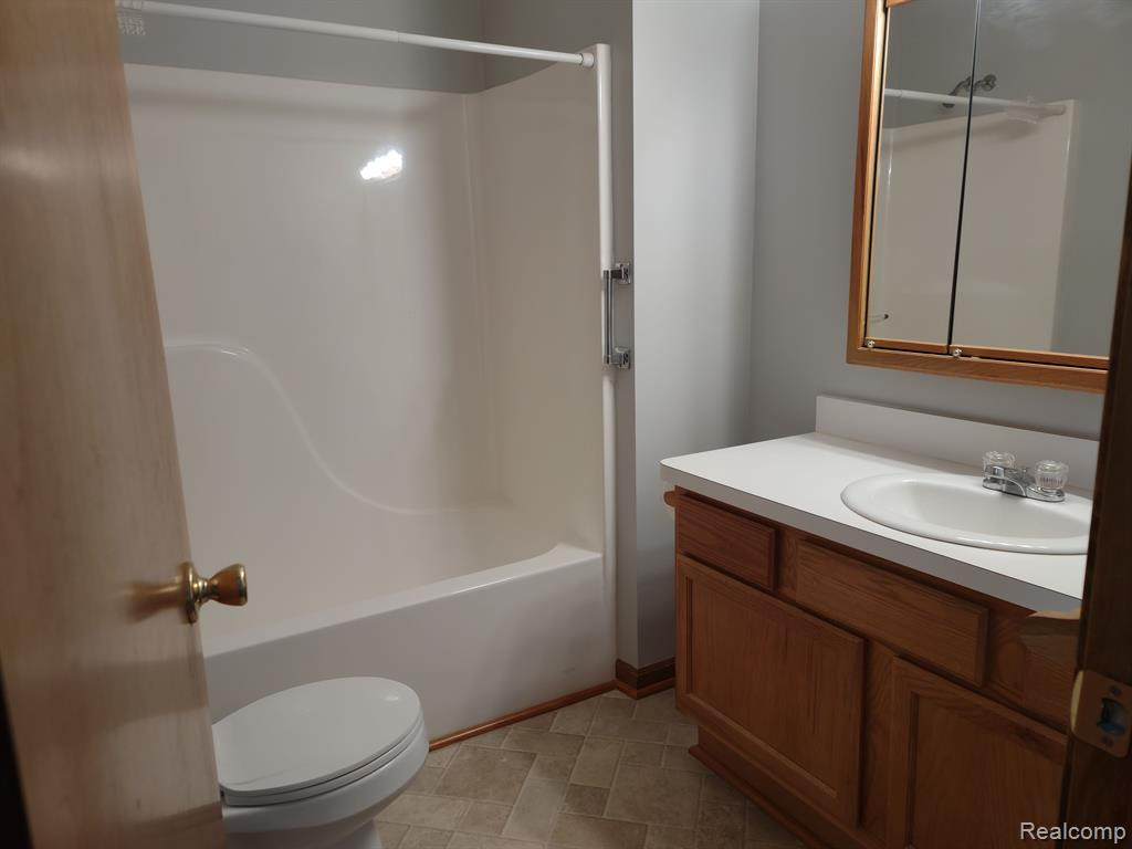 2504 EAGLES Circle, 2, Ypsilanti, MI 48197 — Photo 19